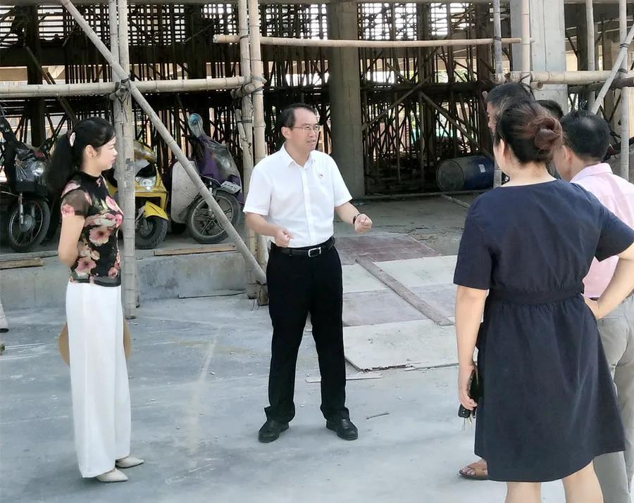 許石明在拿山鎮(zhèn)、葛田鄉(xiāng)調(diào)研鄉(xiāng)村旅游和研學(xué)旅游工作